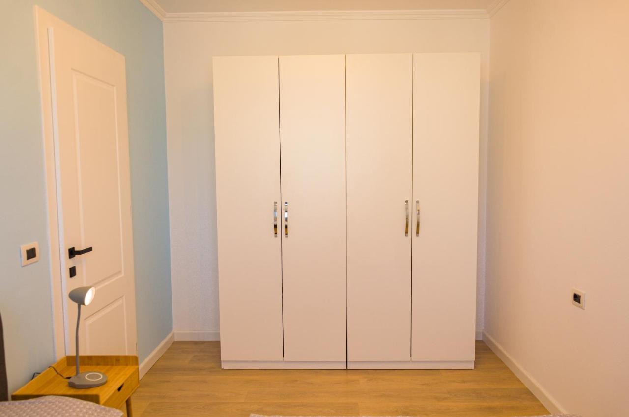 Bright Apartment Close To City Center Tirana Exteriör bild